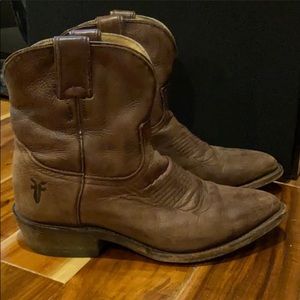 Frye ankle cowboy booties with pointed toe sz 7.5
